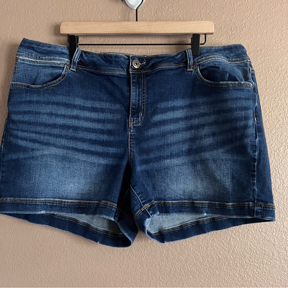 Maurices Blue Jean Shorts with Stretchy Denim Size 24